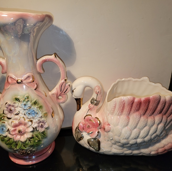 Beautiful Taiwan Made Porcelain 13" Long Swan Flowers Potter & Flowers Vase 13" - Picture 12 of 13